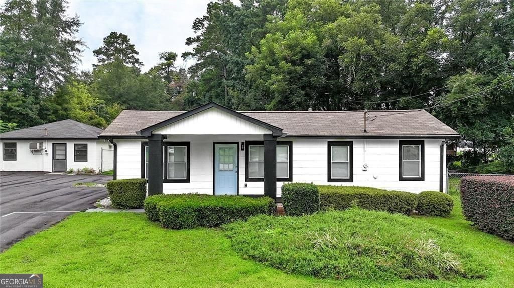 11040 Veterans Memorial Highway Property Photo 1