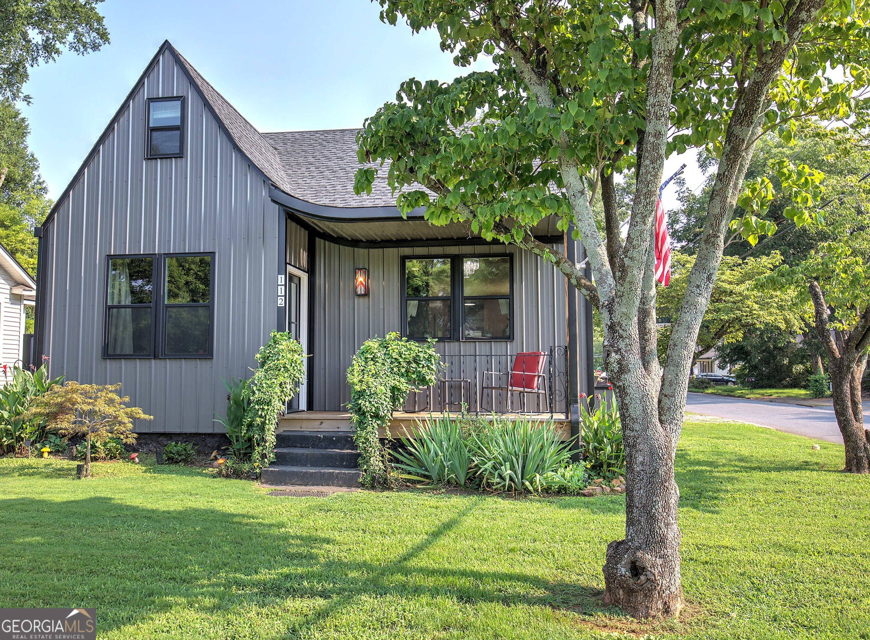 112 Forrest Avenue Property Photo 4