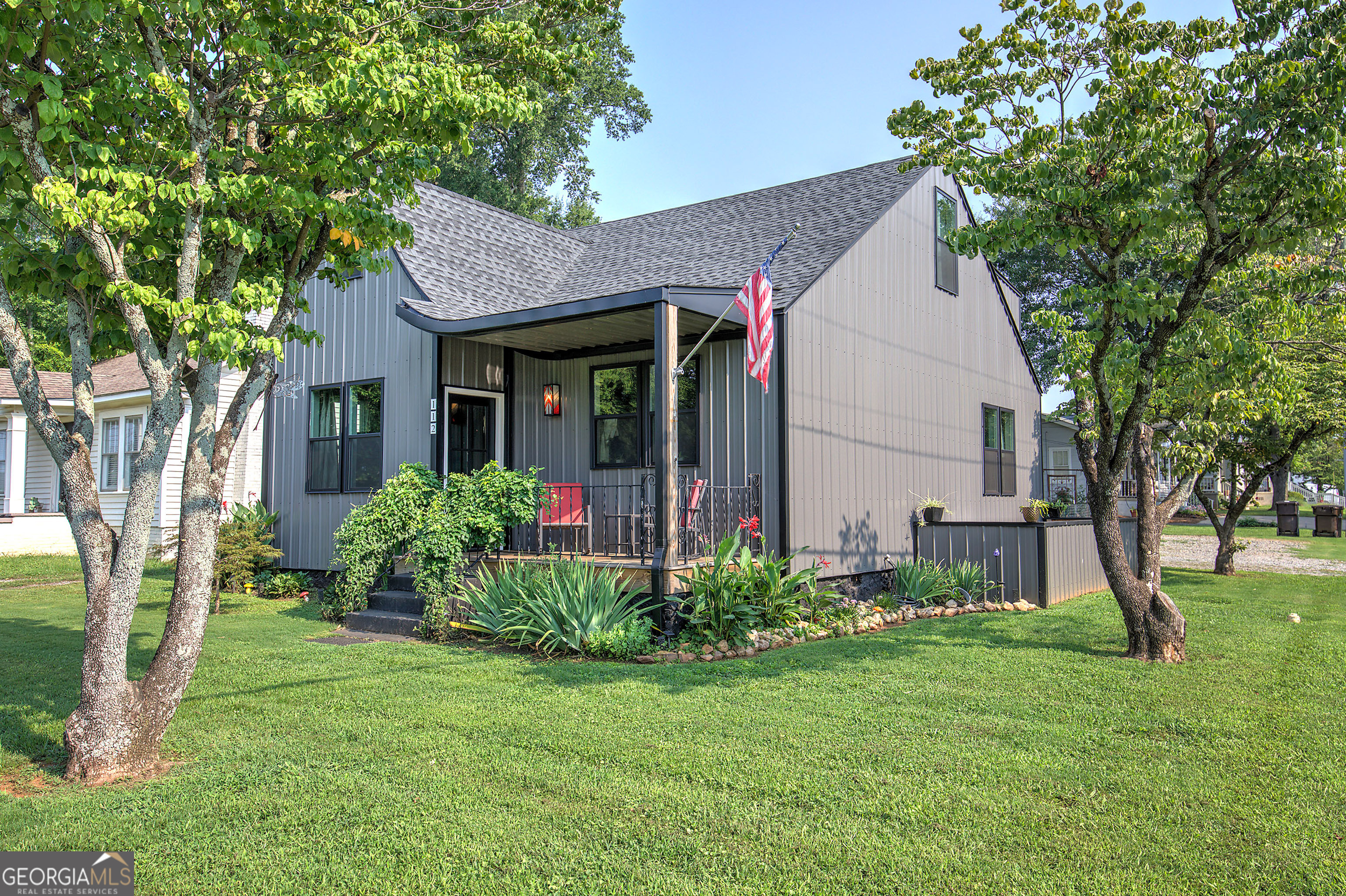 112 Forrest Avenue Property Photo 8