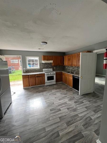 4402 Highland Road Property Photo 5