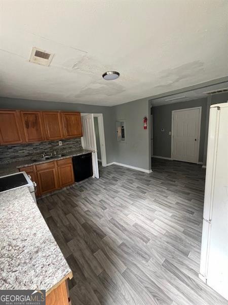 4402 Highland Road Property Photo 6