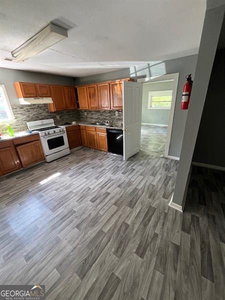 4402 Highland Road Property Photo 7