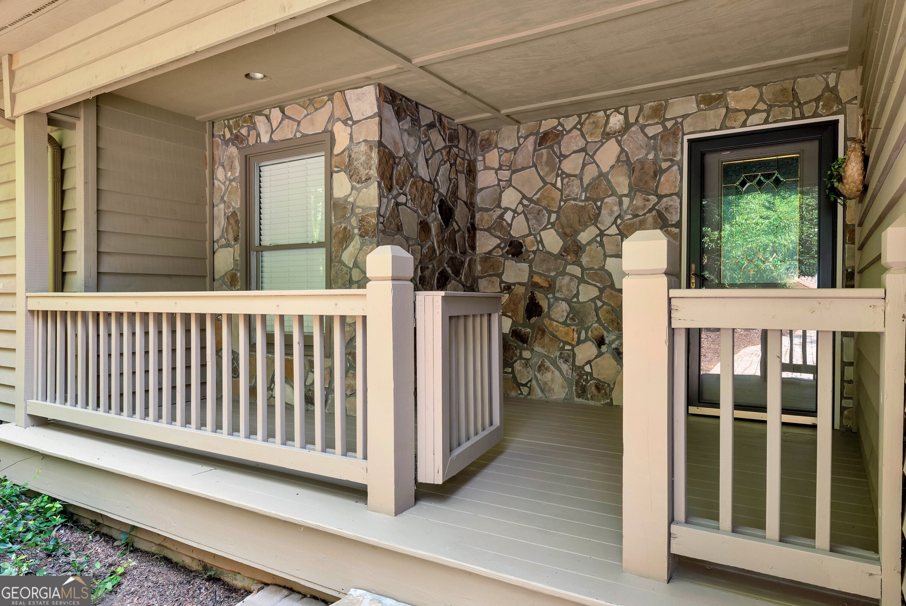 161 Falling Creek Property Photo 3