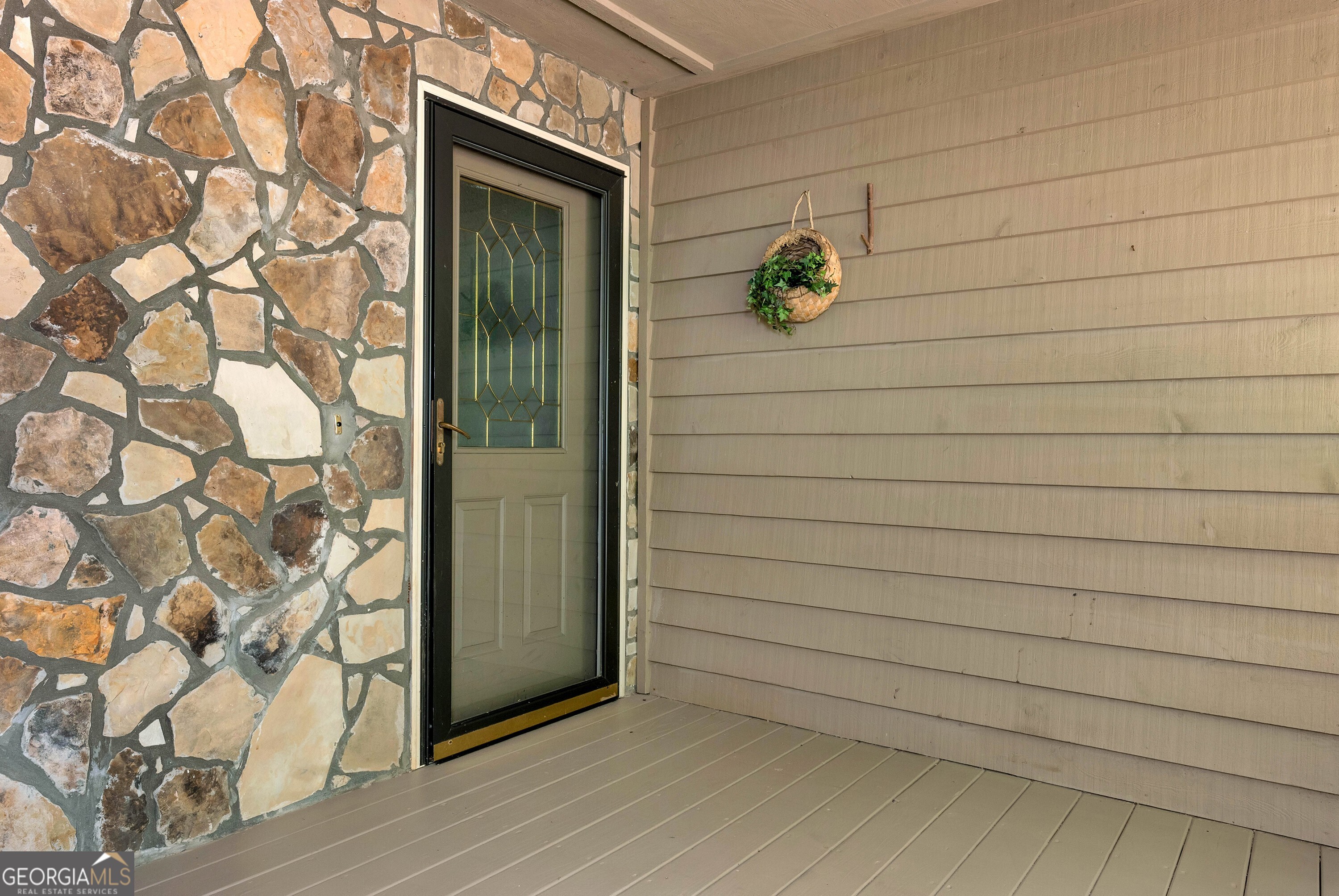 161 Falling Creek Property Photo 4