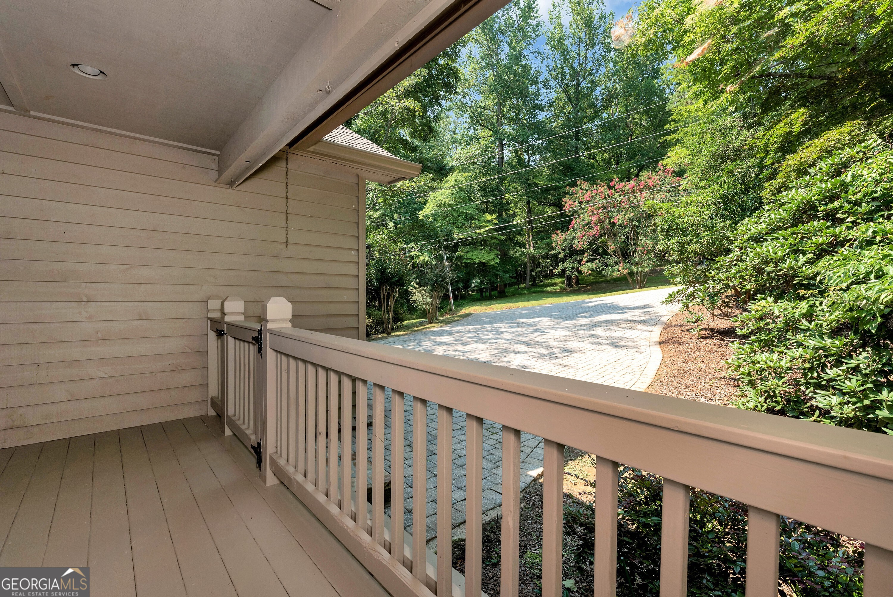 161 Falling Creek Property Photo 5
