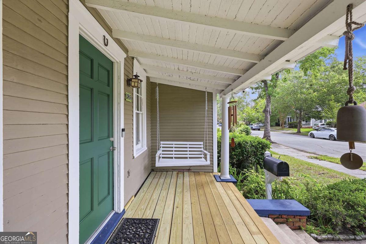 1218 E 48th Street Property Photo 3