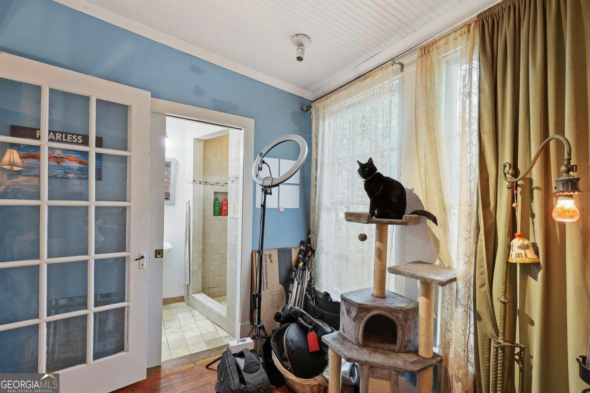 1218 E 48th Street Property Photo 17