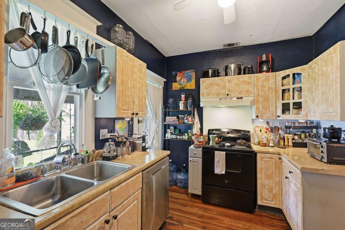 1218 E 48th Street Property Photo 21