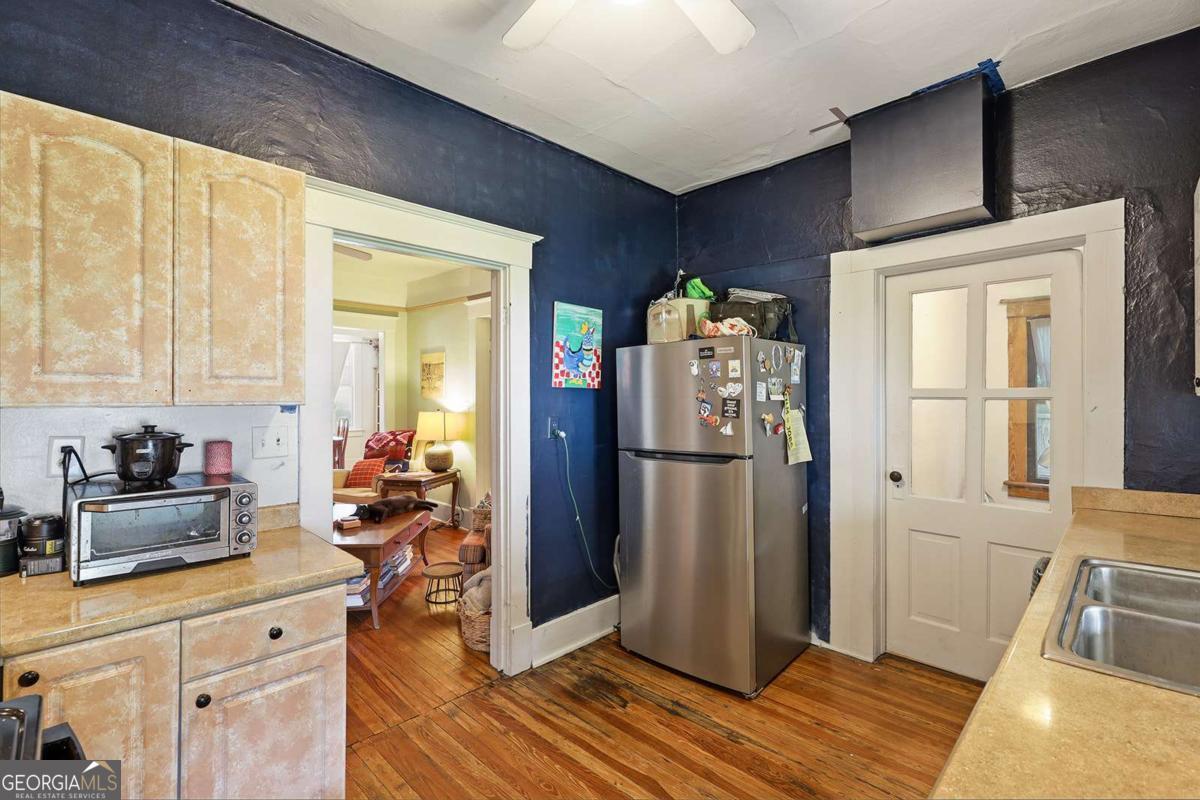 1218 E 48th Street Property Photo 22