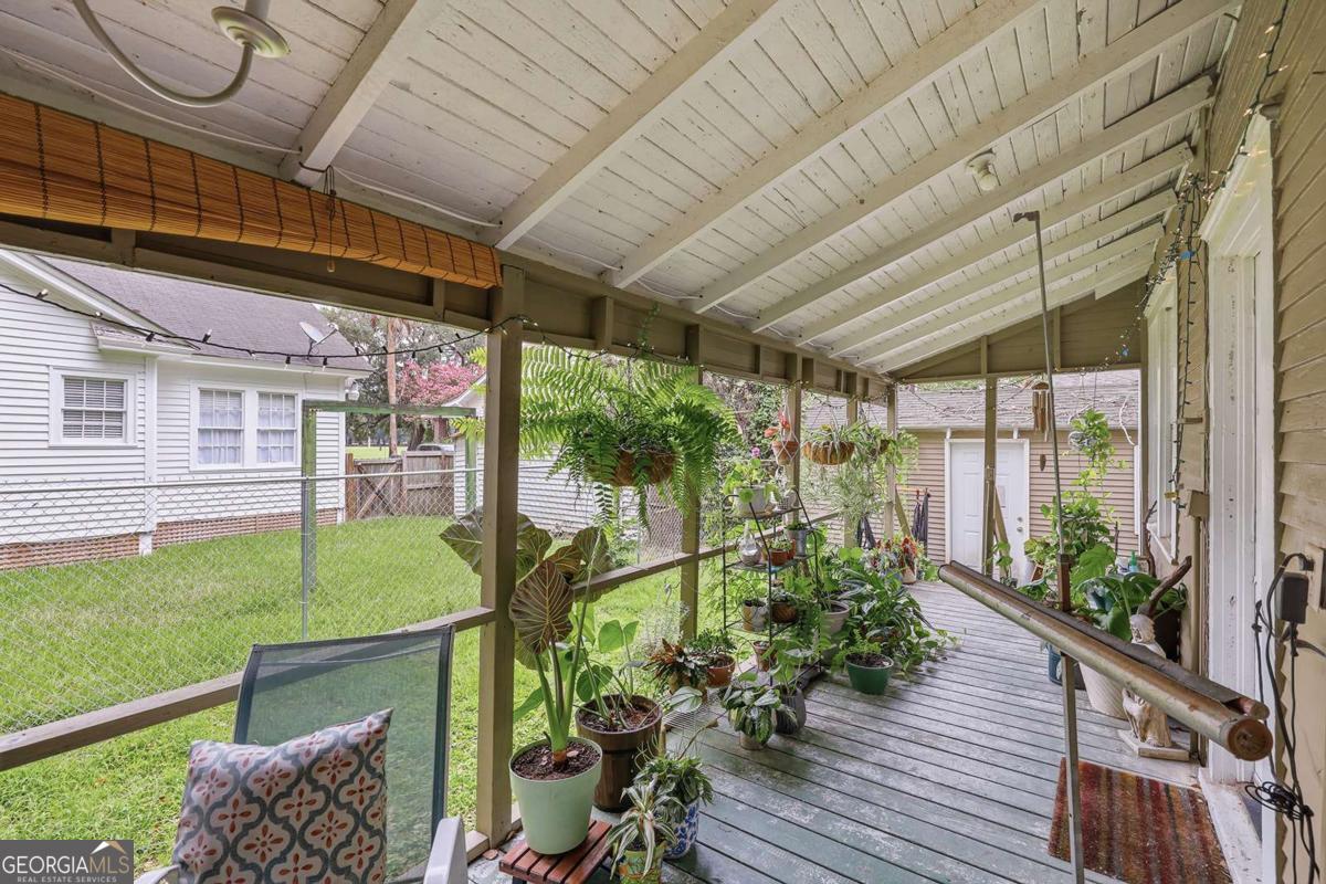 1218 E 48th Street Property Photo 39