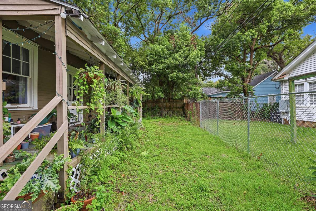 1218 E 48th Street Property Photo 42