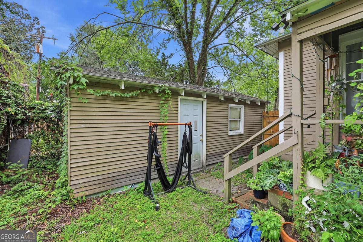 1218 E 48th Street Property Photo 43