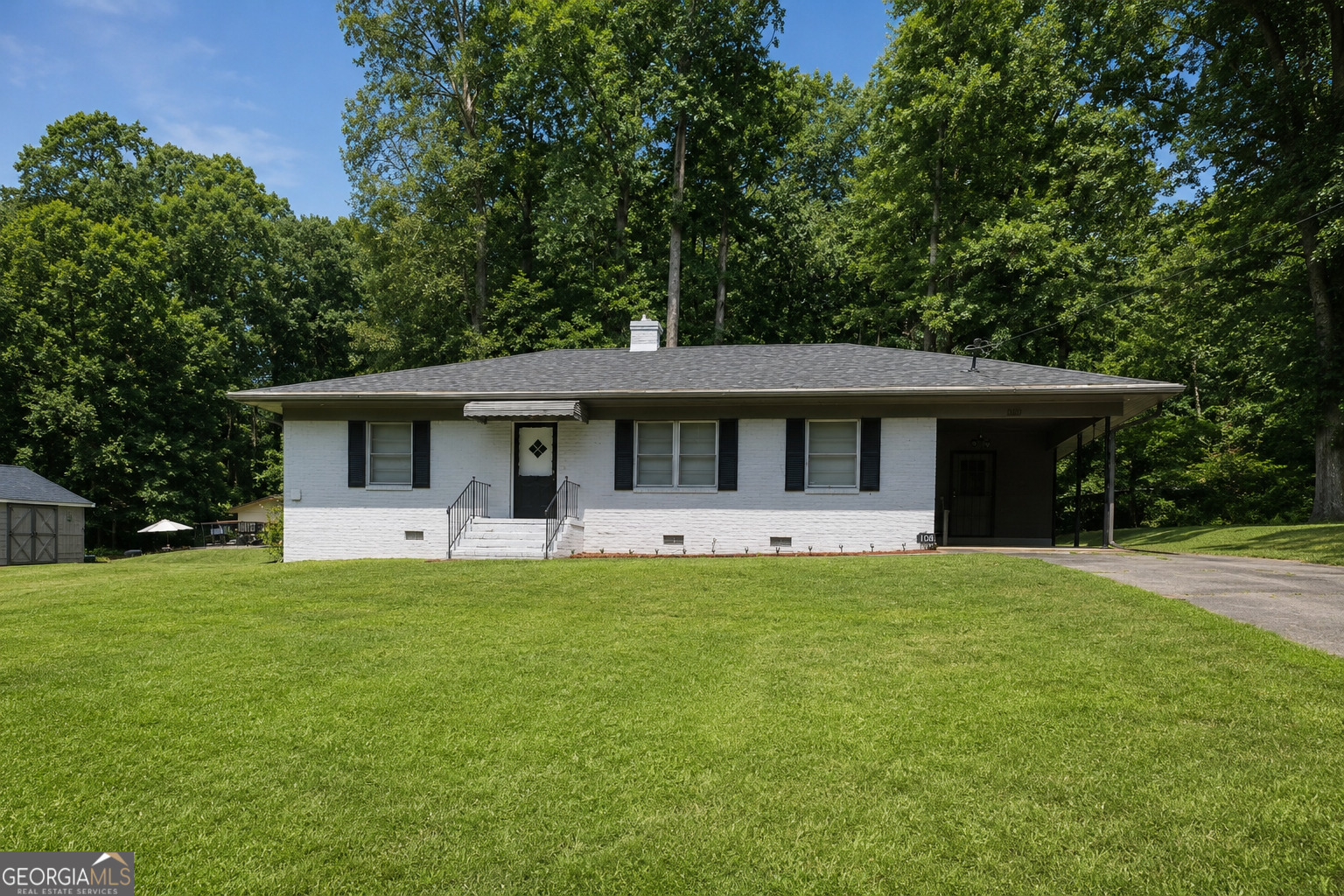 109 Club Drive Property Photo 1