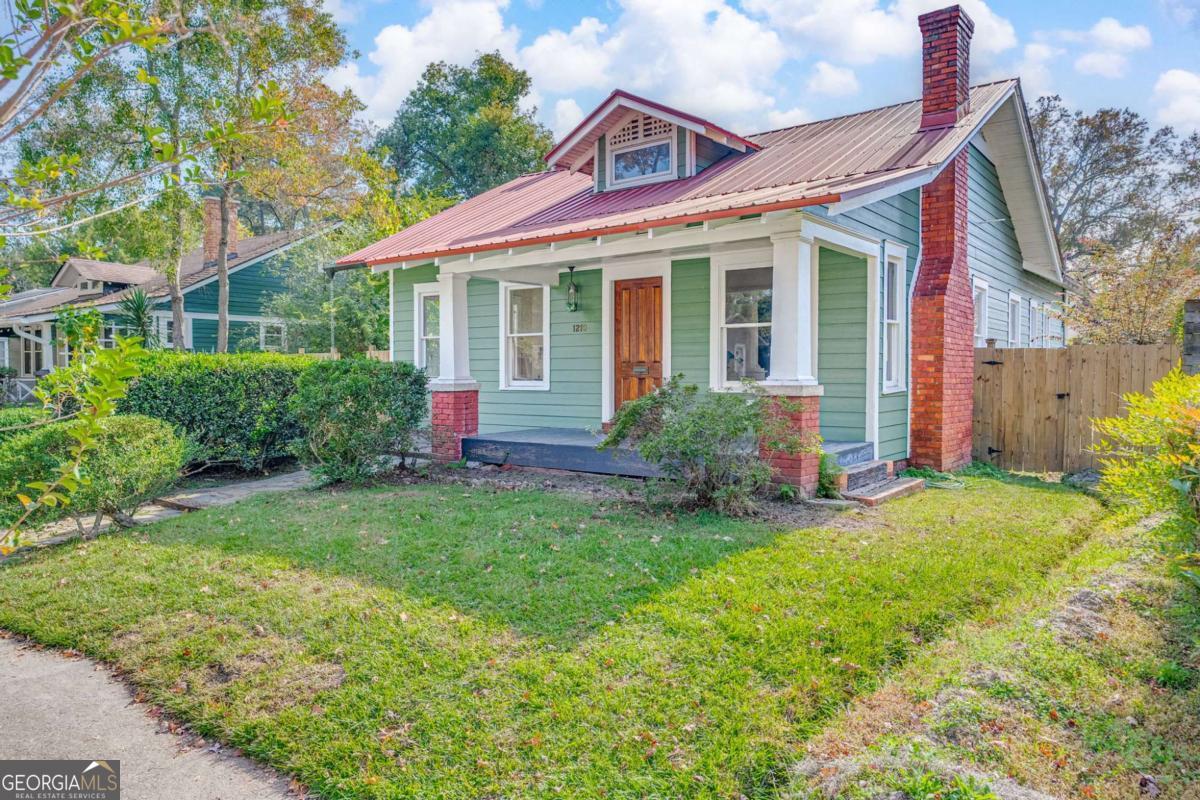 1219 E 48th Street Property Photo 2