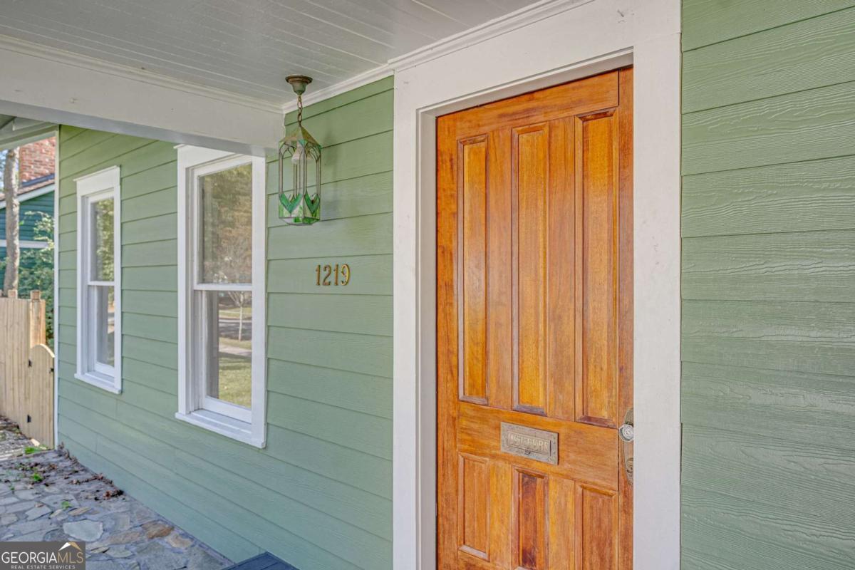 1219 E 48th Street Property Photo 4