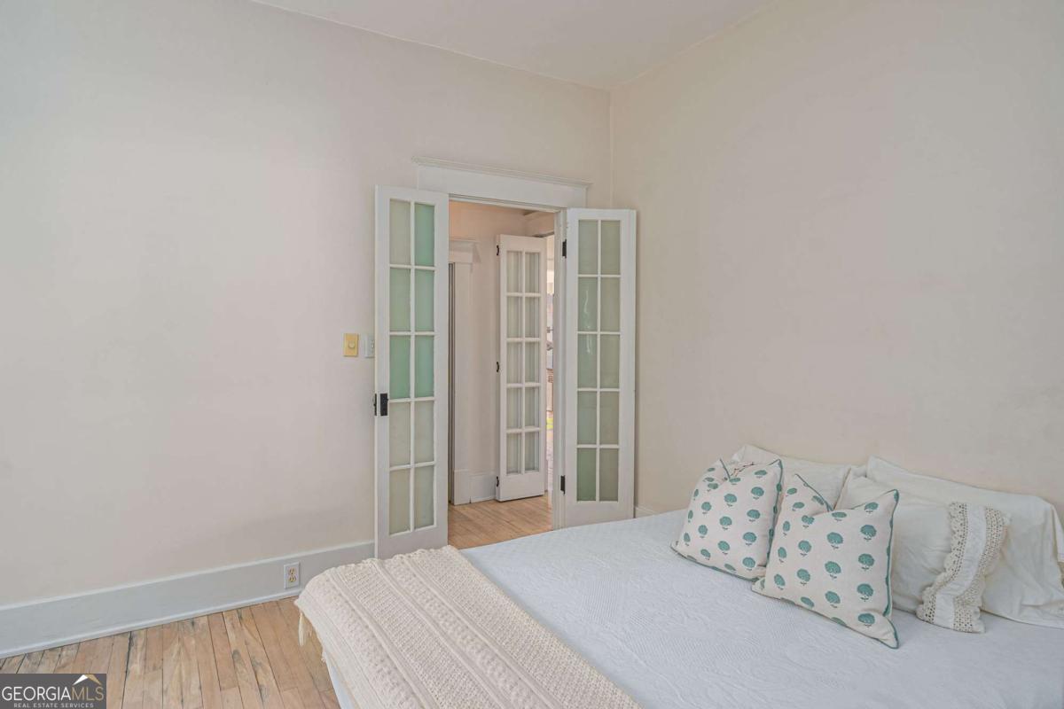 1219 E 48th Street Property Photo 27