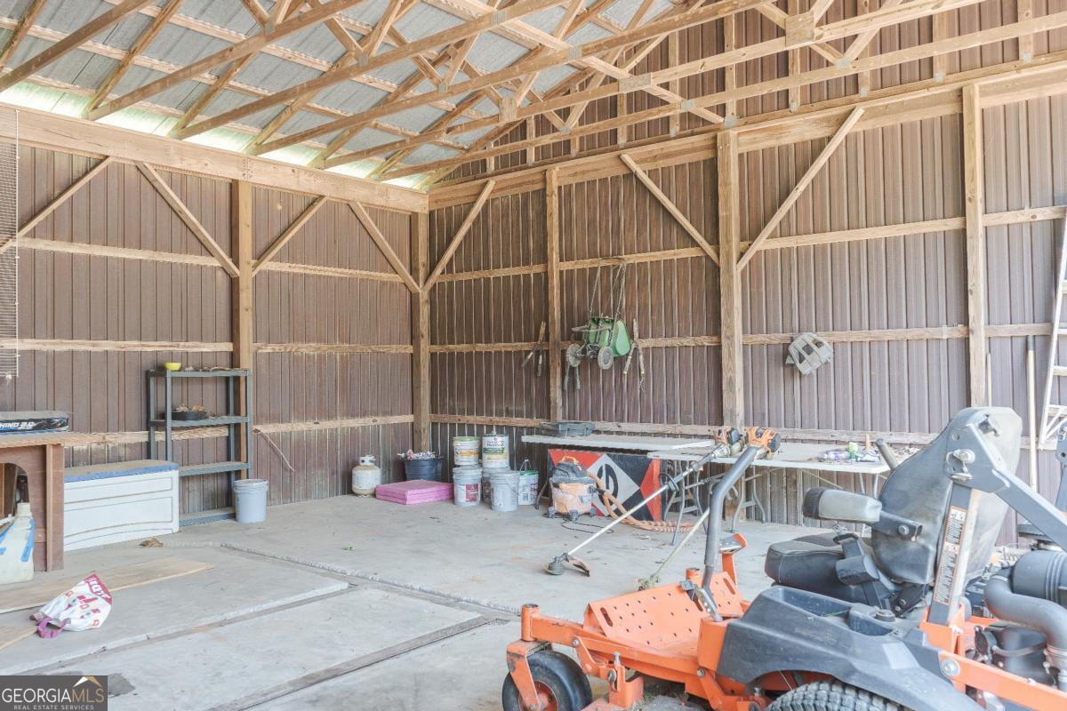 3060 Centerville Road Property Photo 9