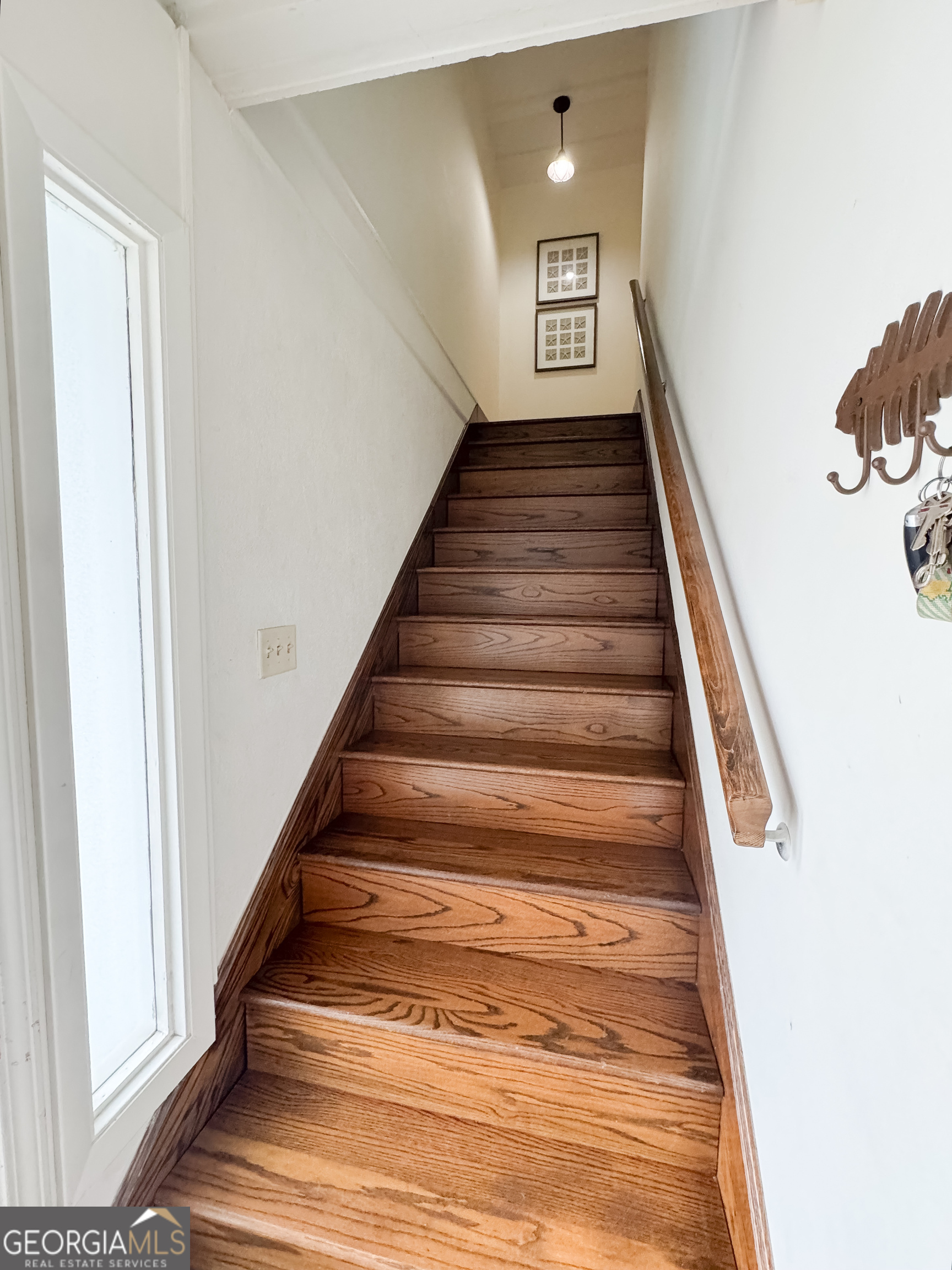 218 Olive Way Property Photo 5