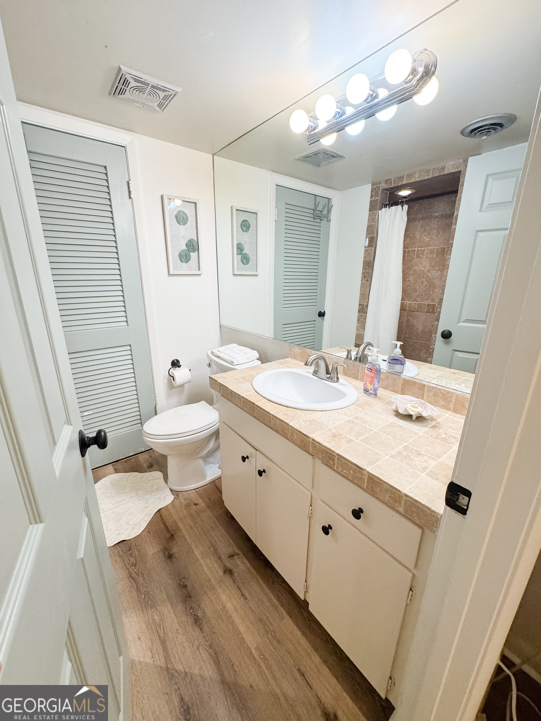 218 Olive Way Property Photo 20