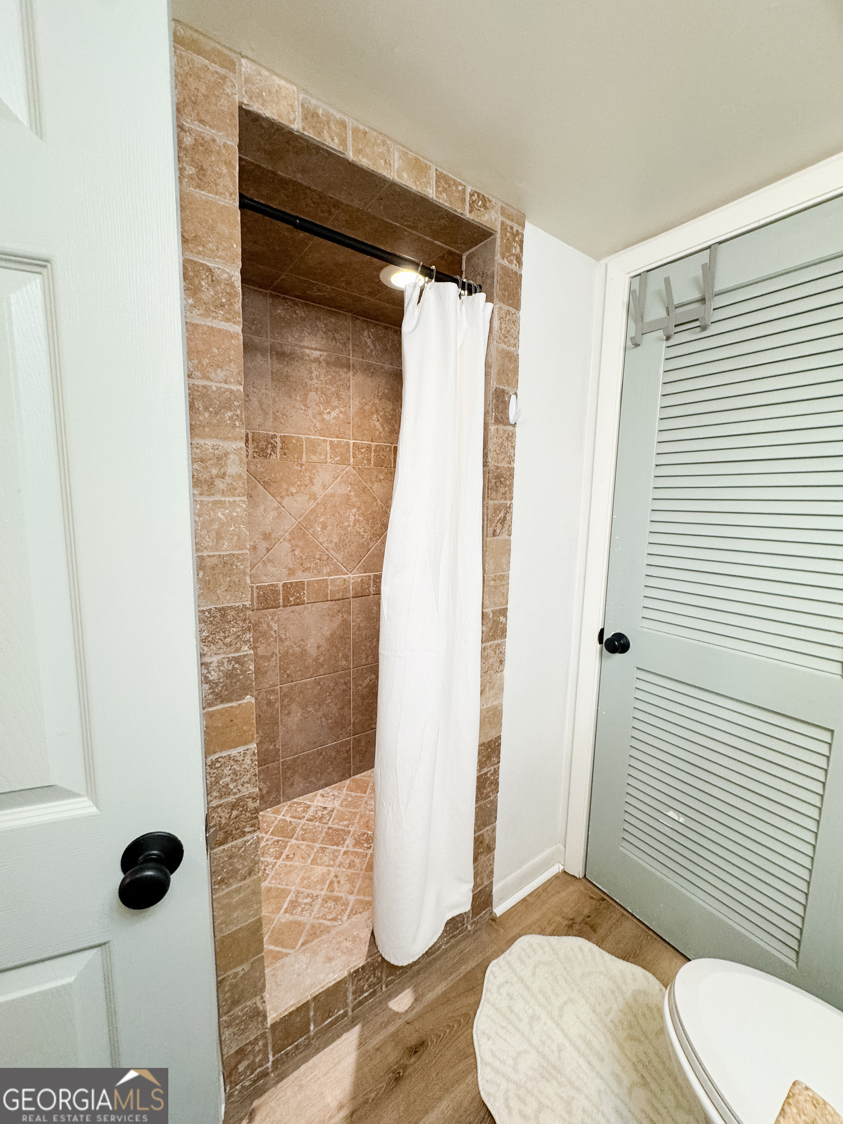 218 Olive Way Property Photo 21