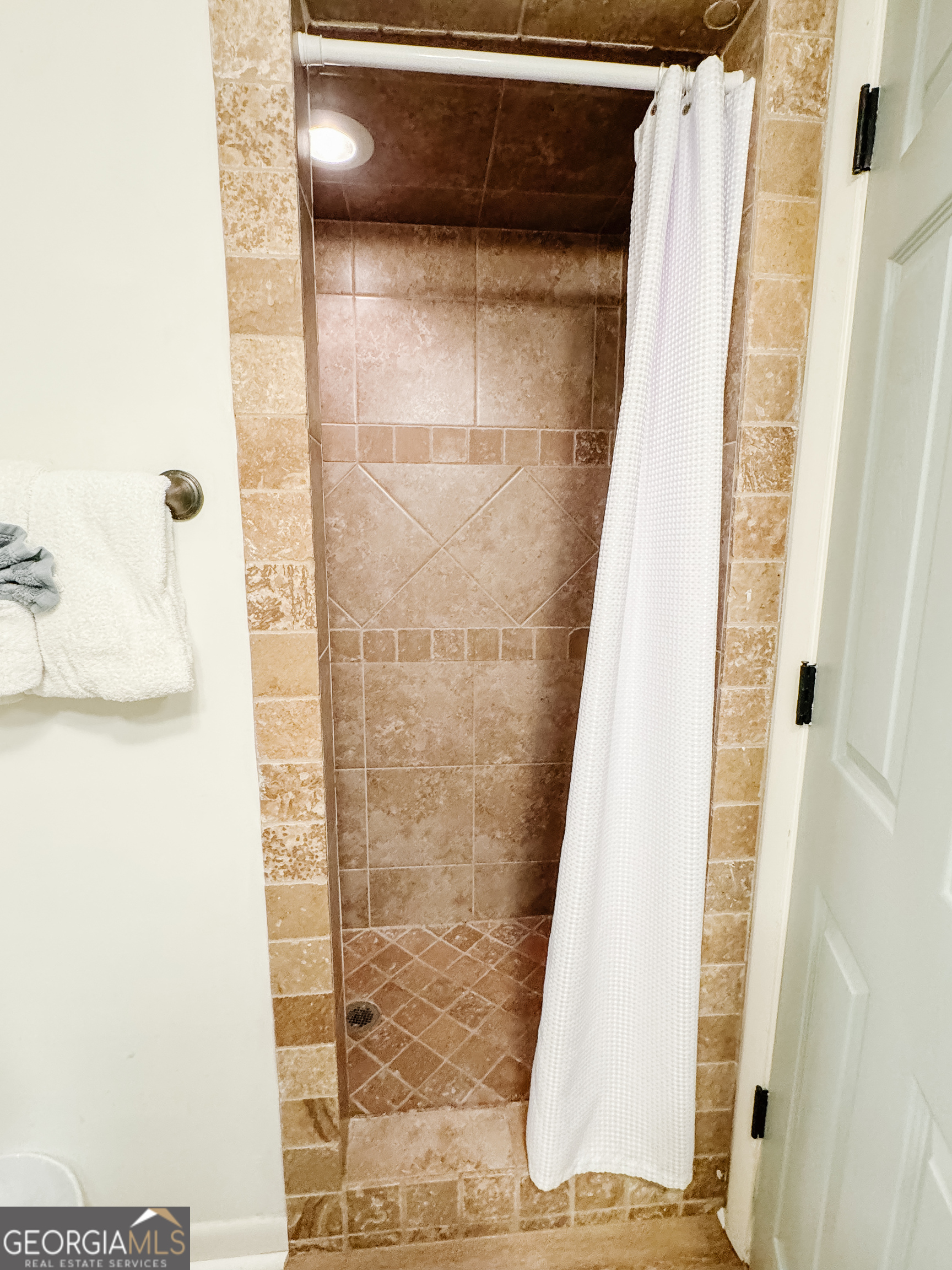 218 Olive Way Property Photo 27