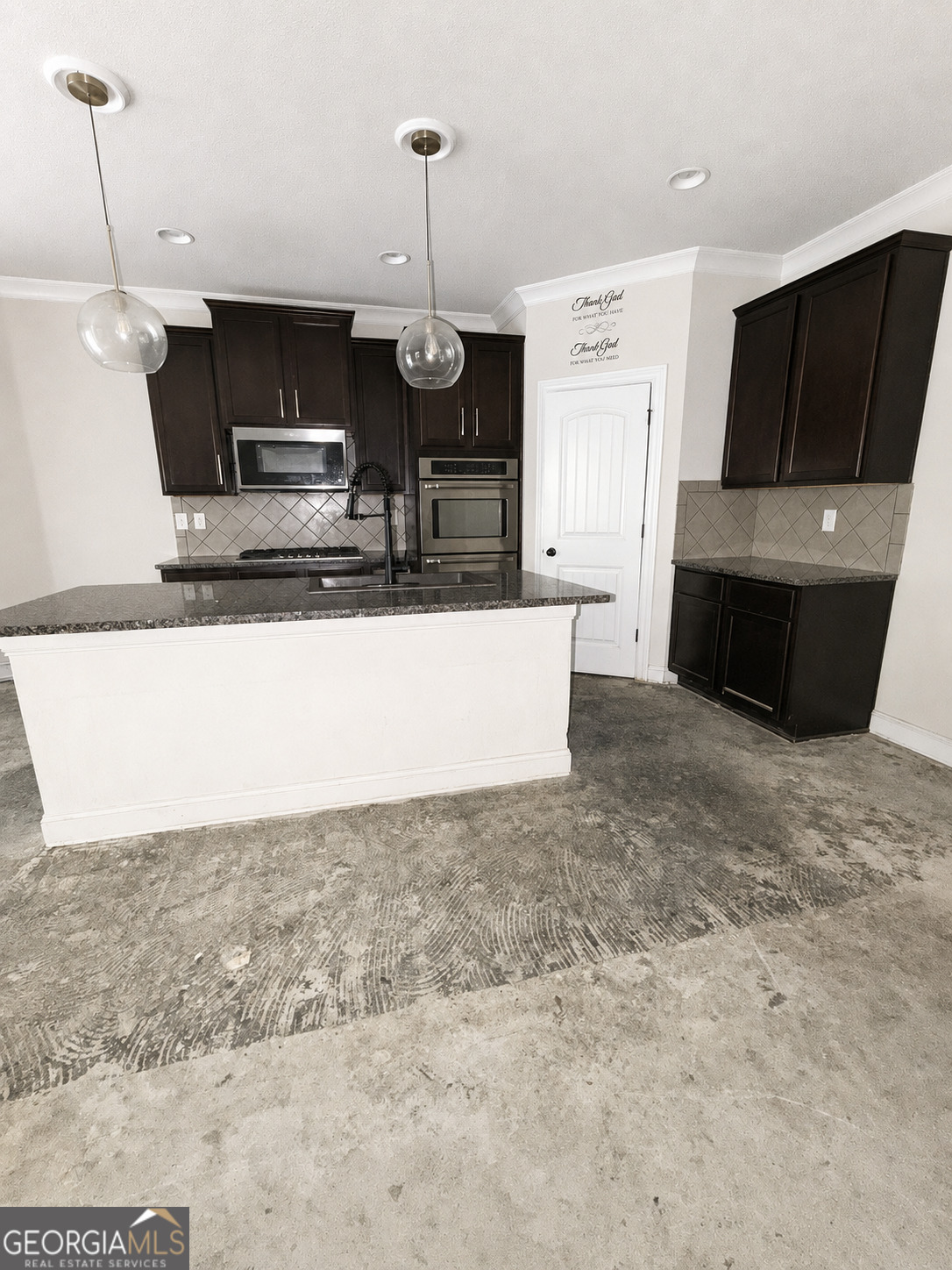 9159 Dover Street Property Photo 3