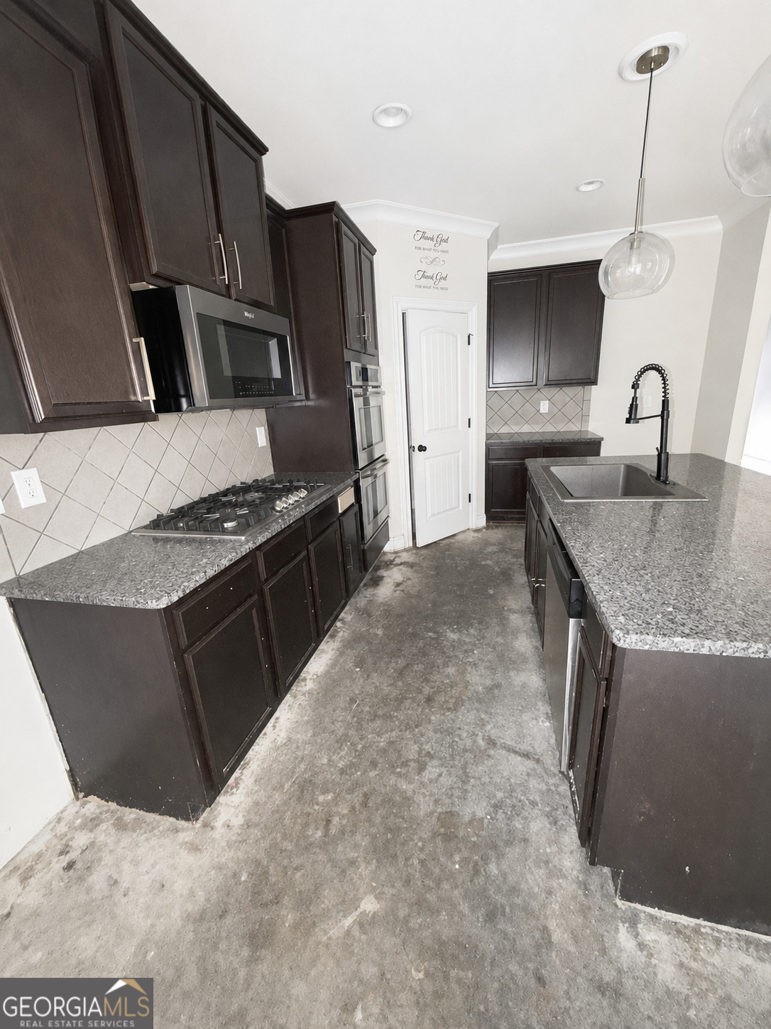 9159 Dover Street Property Photo 4