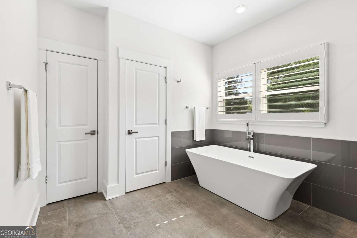 1392 Rupert Road Property Photo 23