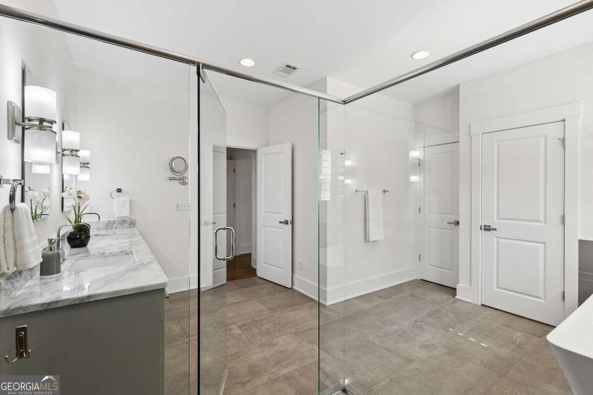 1392 Rupert Road Property Photo 25