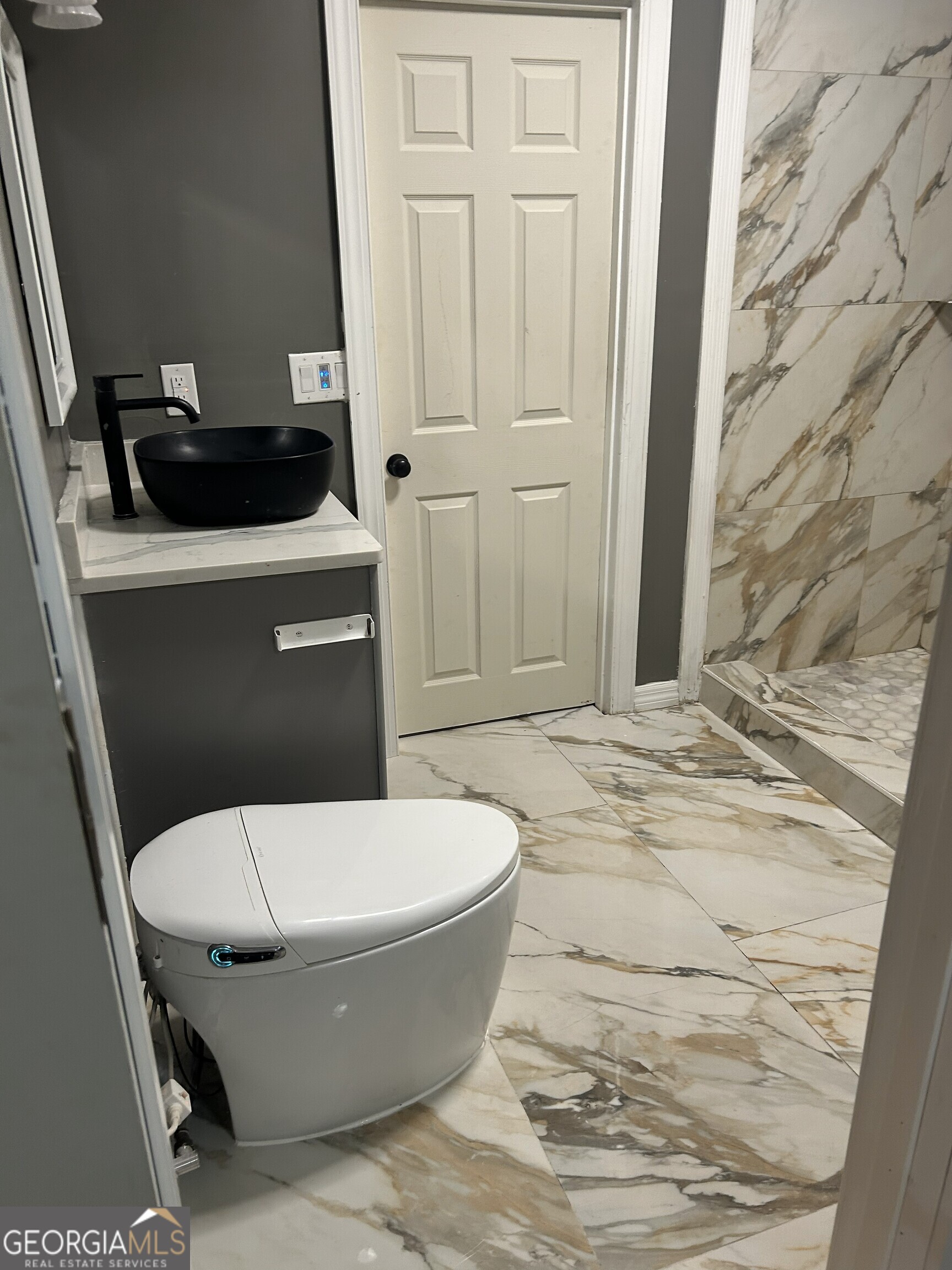 112 Scott Hill Street Property Photo 11