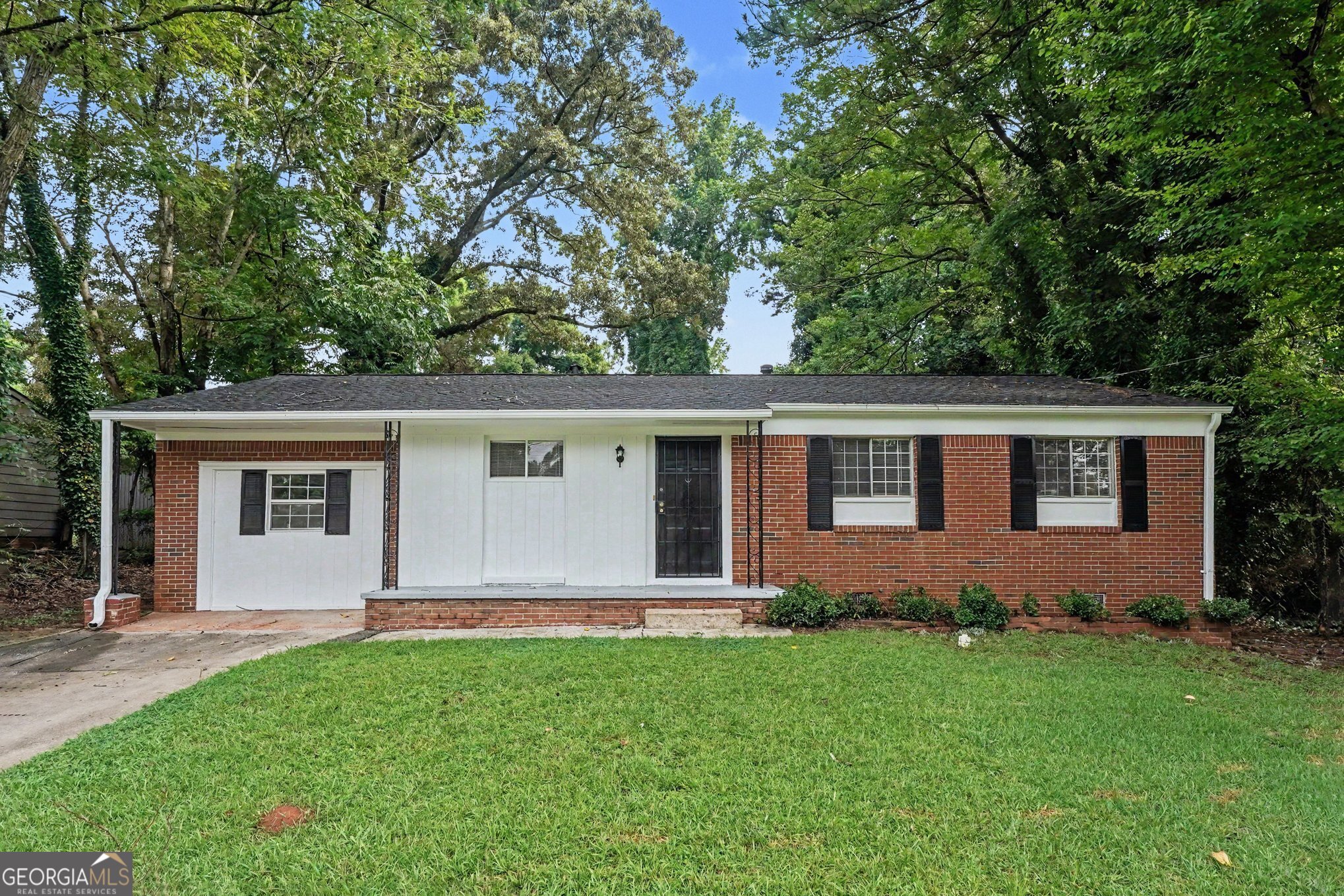 1315 Pineglen Drive Property Photo 2