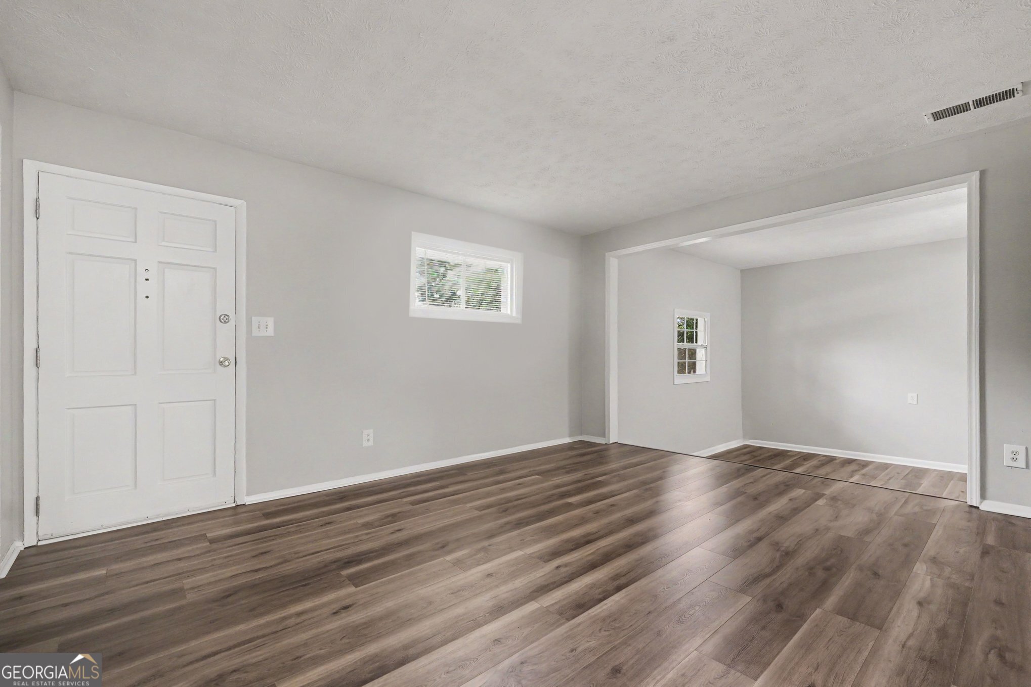 1315 Pineglen Drive Property Photo 3