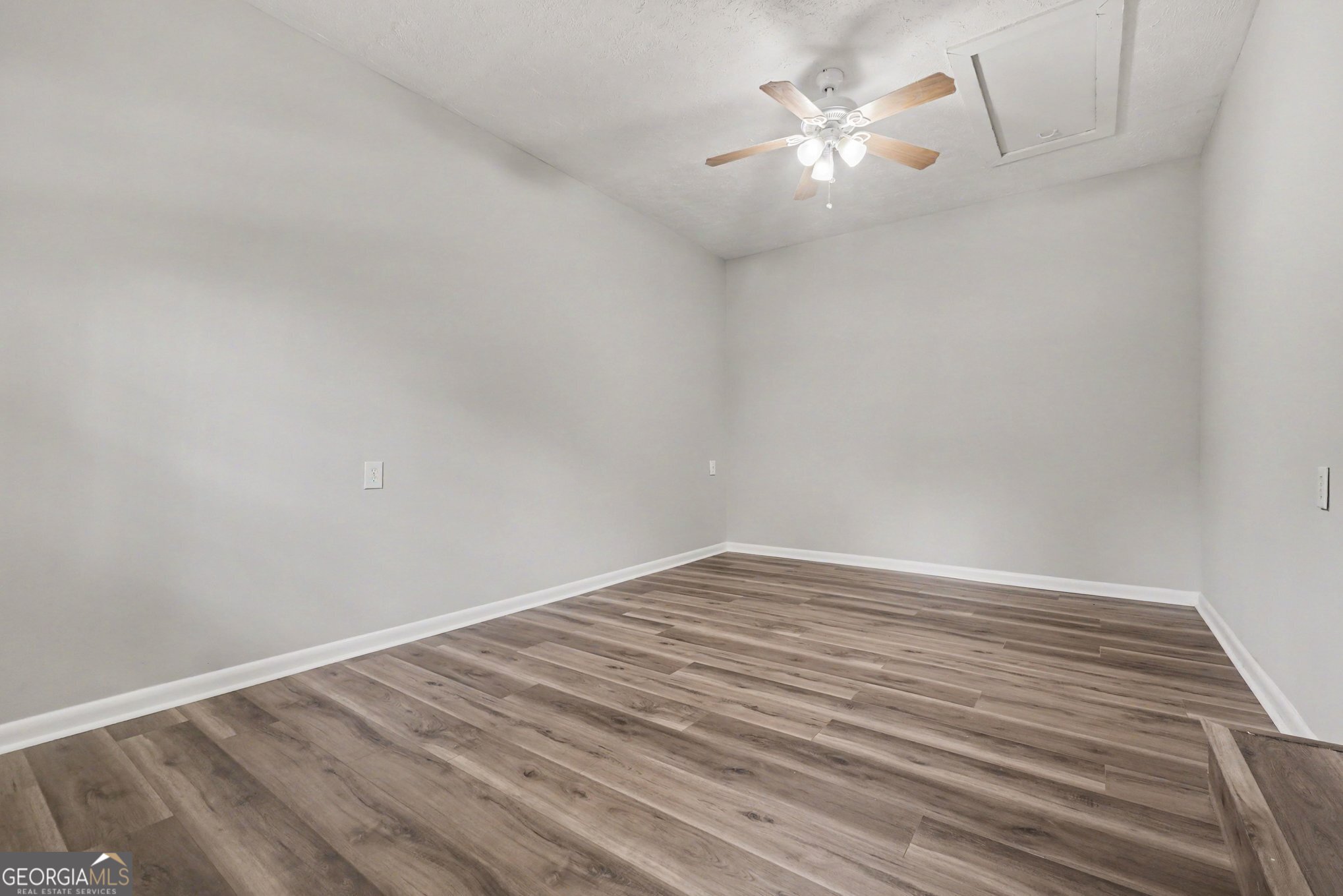1315 Pineglen Drive Property Photo 4