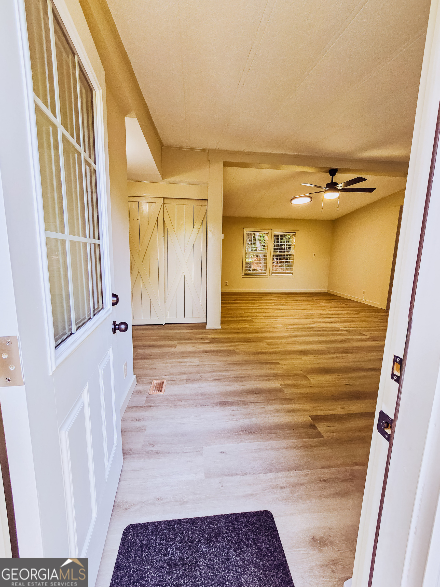 111 Loggins Road Property Photo 3