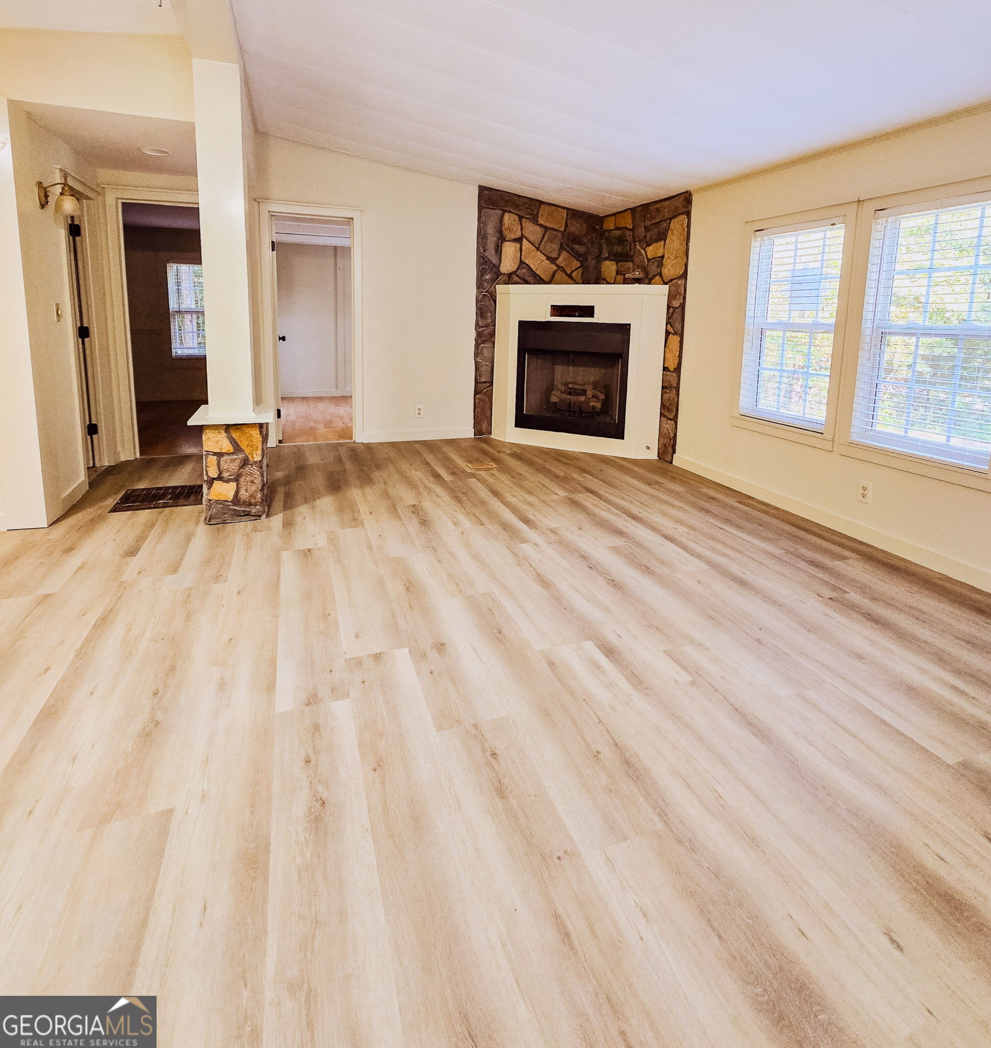 111 Loggins Road Property Photo 4