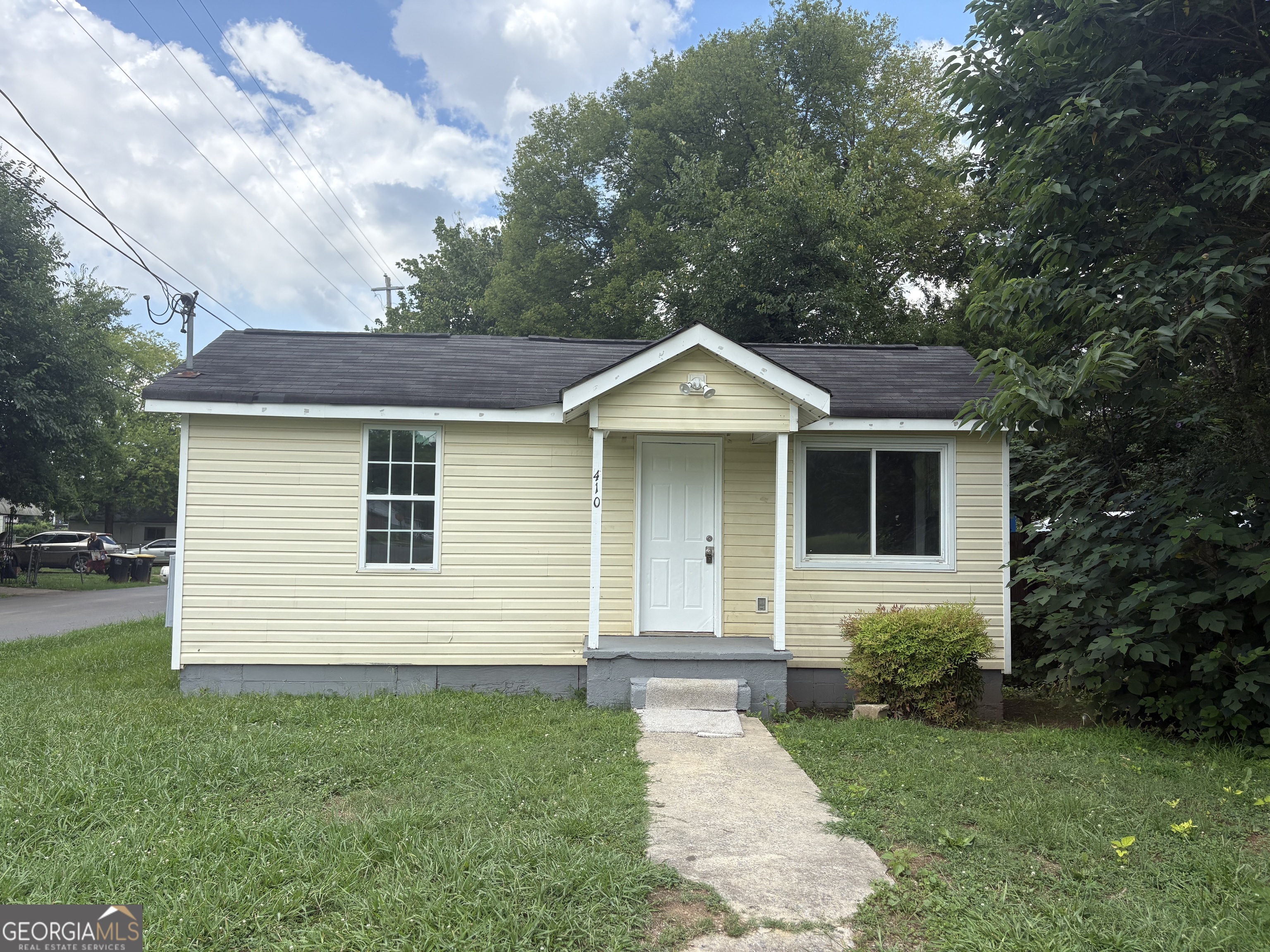 410 Strand Street SW Property Photo 1