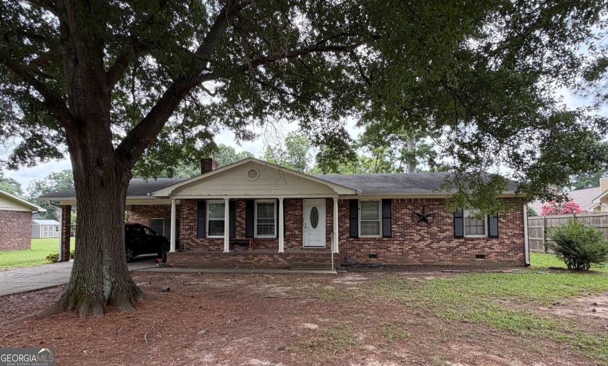 114 Shelia Drive Property Photo 1