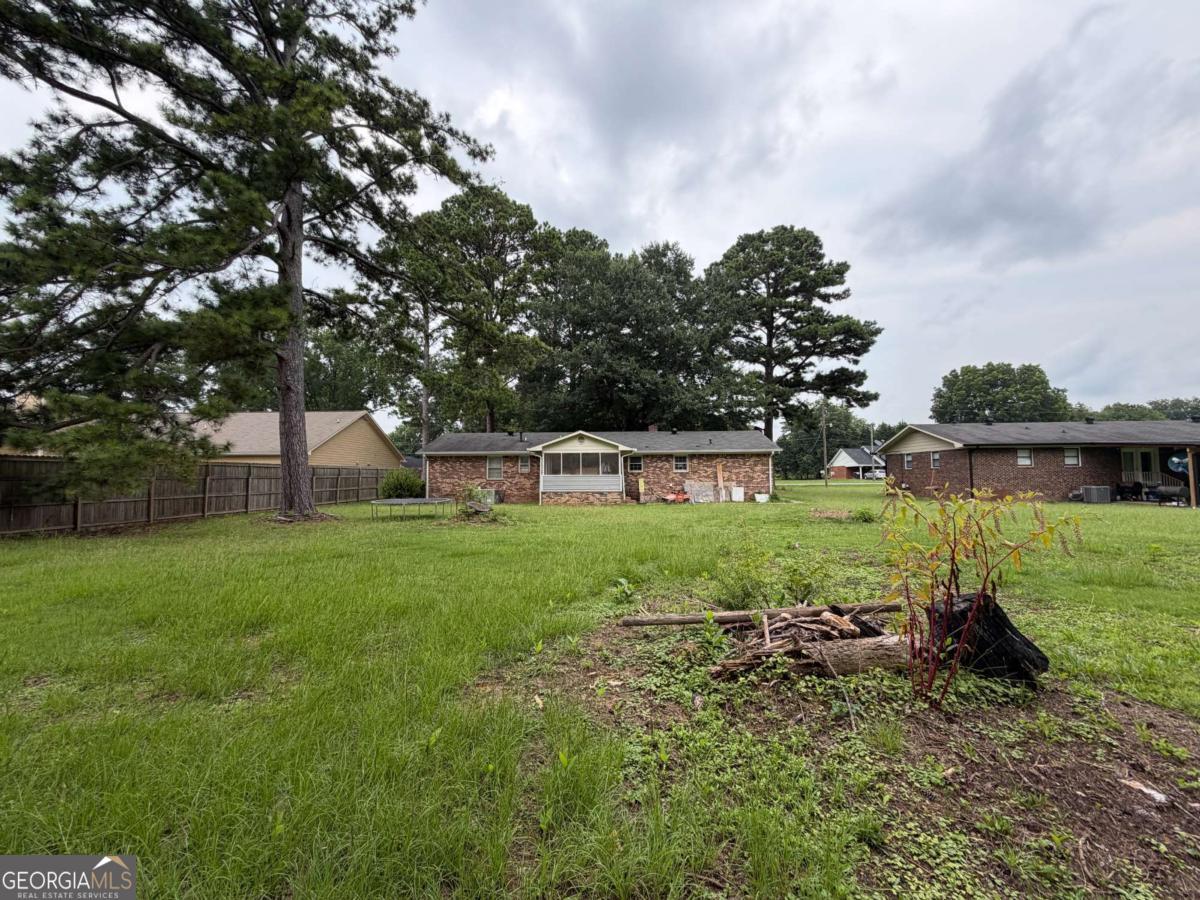 114 Shelia Drive Property Photo 2