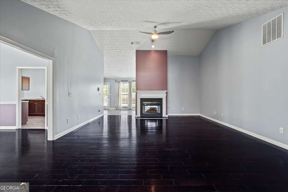 2615 Snowcrest Place Property Photo 3