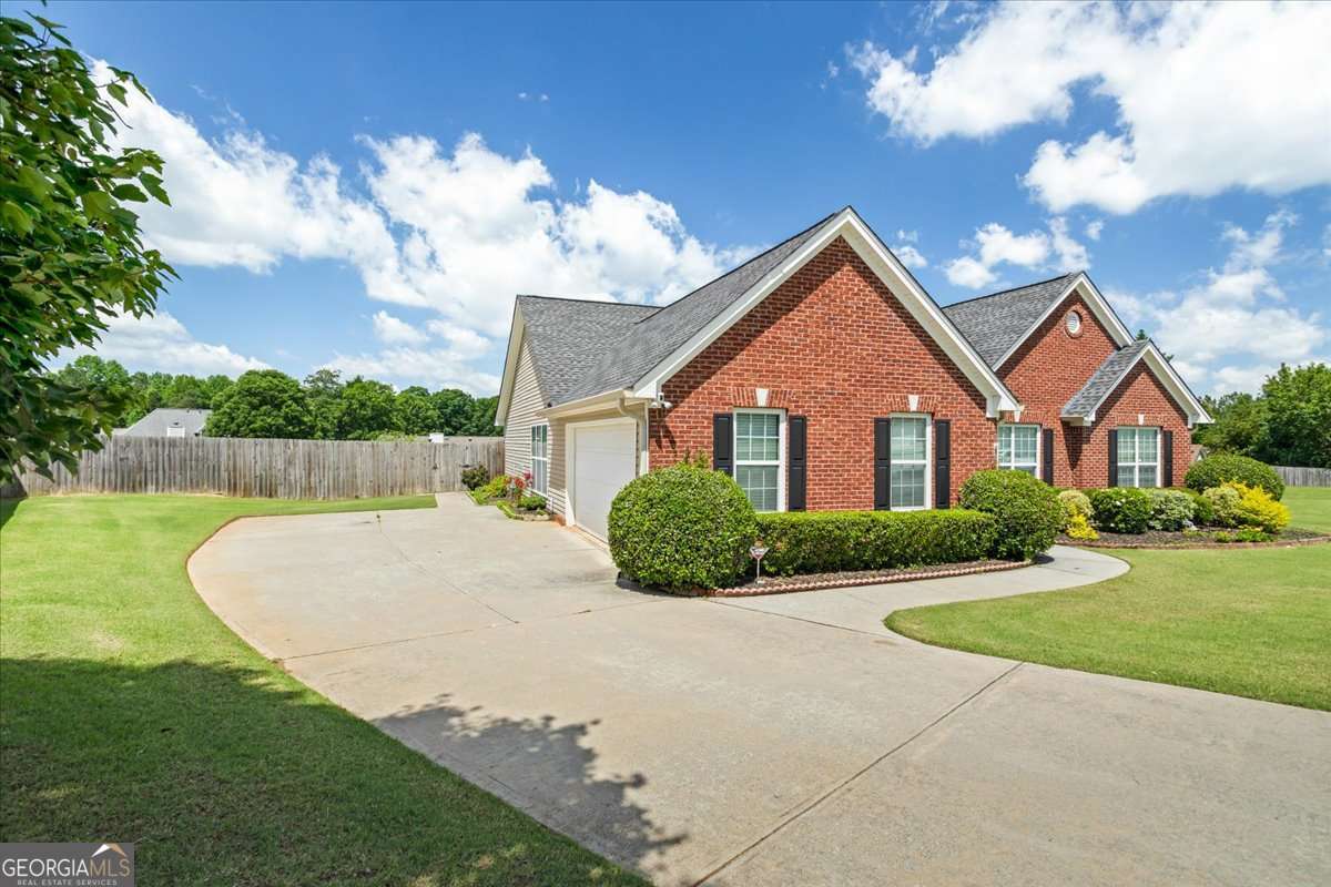 2615 Snowcrest Place Property Photo 28