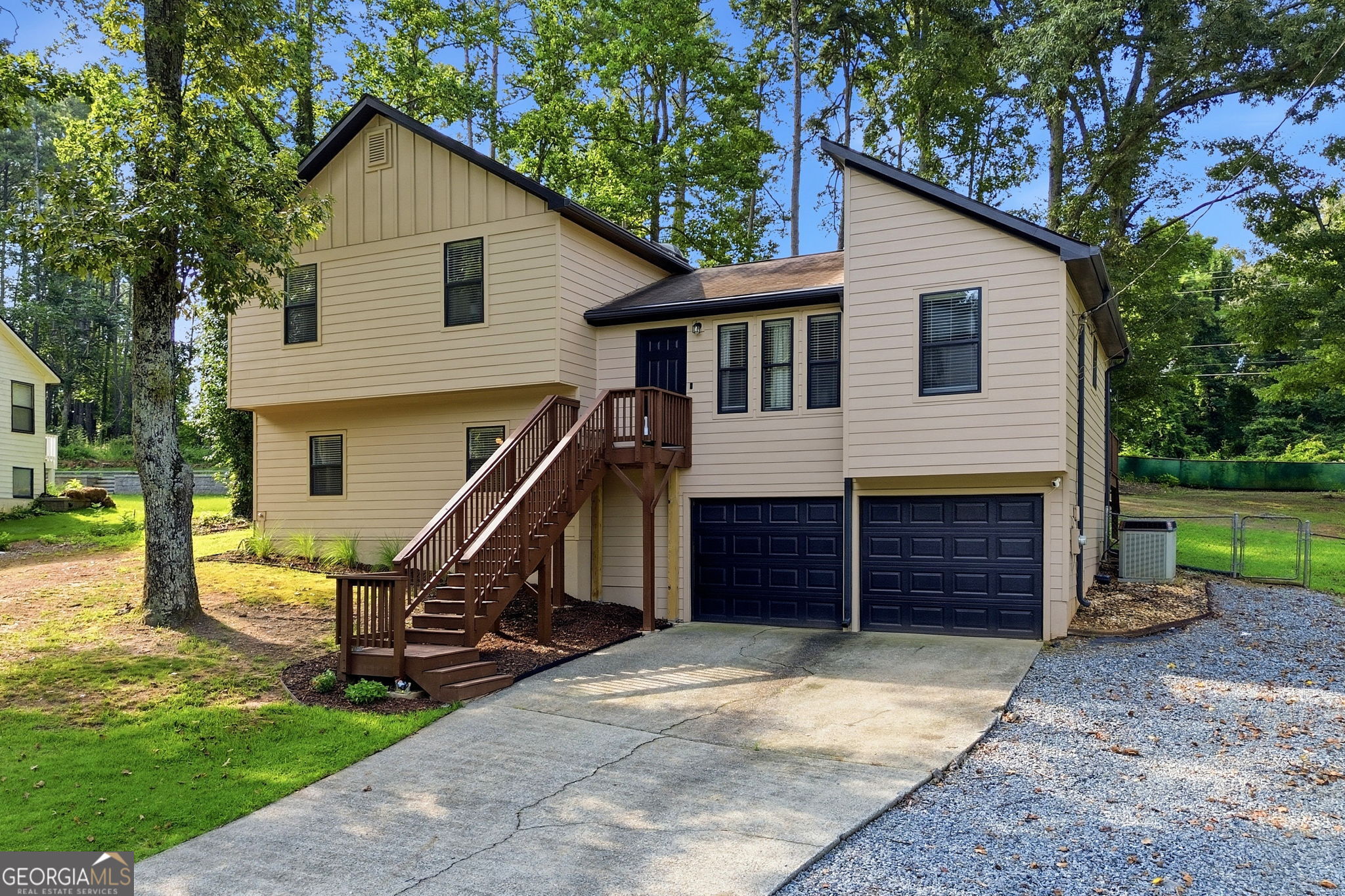4032 Maxanne Drive Nw Property Photo 1