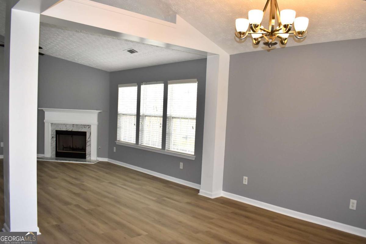 260 Hulan Way Property Photo 4