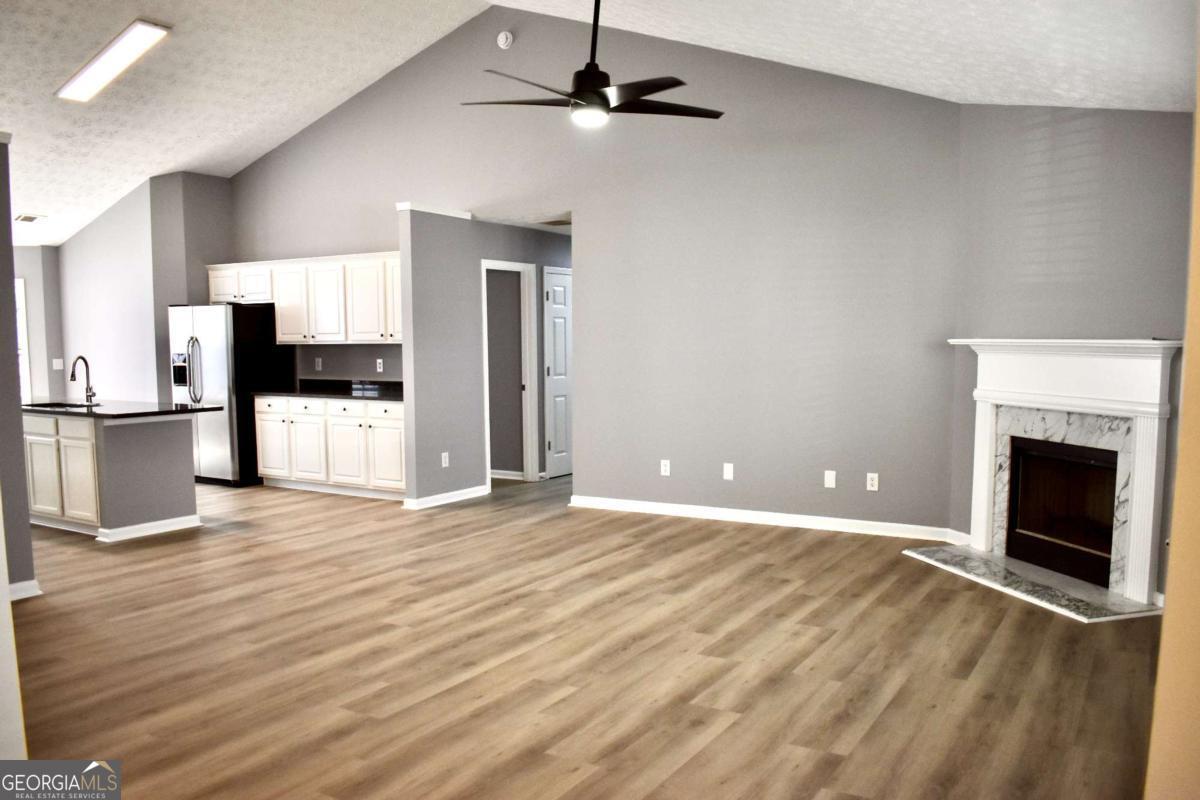260 Hulan Way Property Photo 5