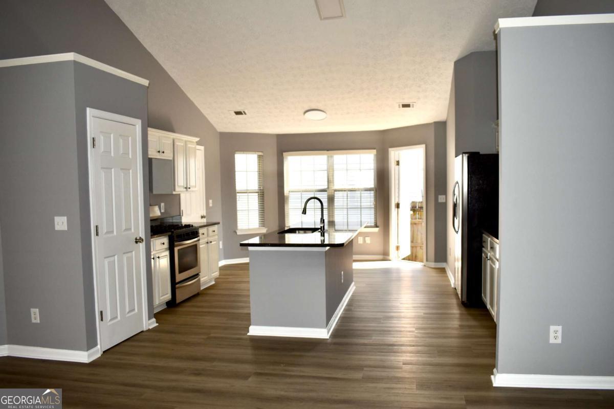 260 Hulan Way Property Photo 6