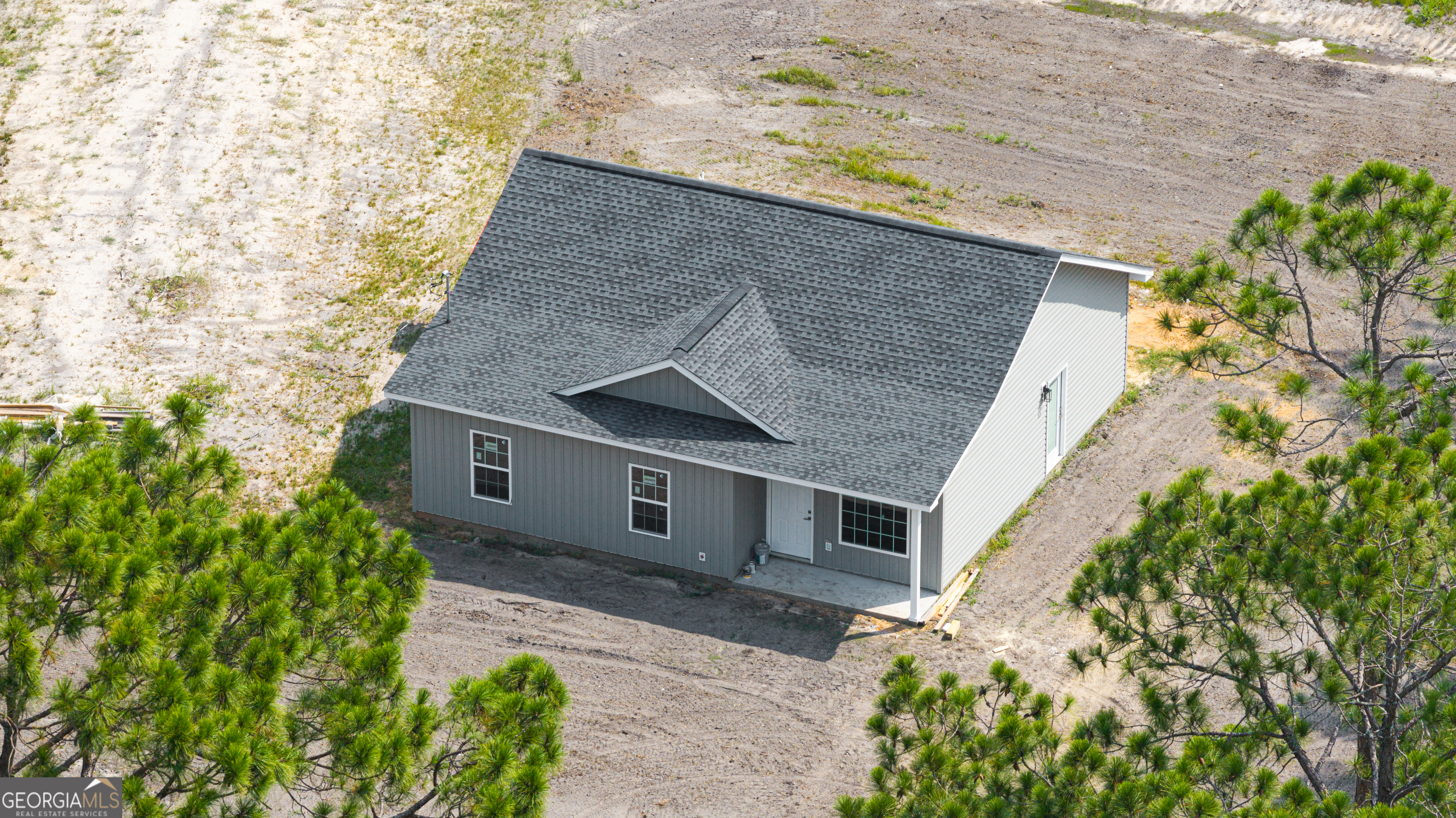 77 Gail Property Photo 4