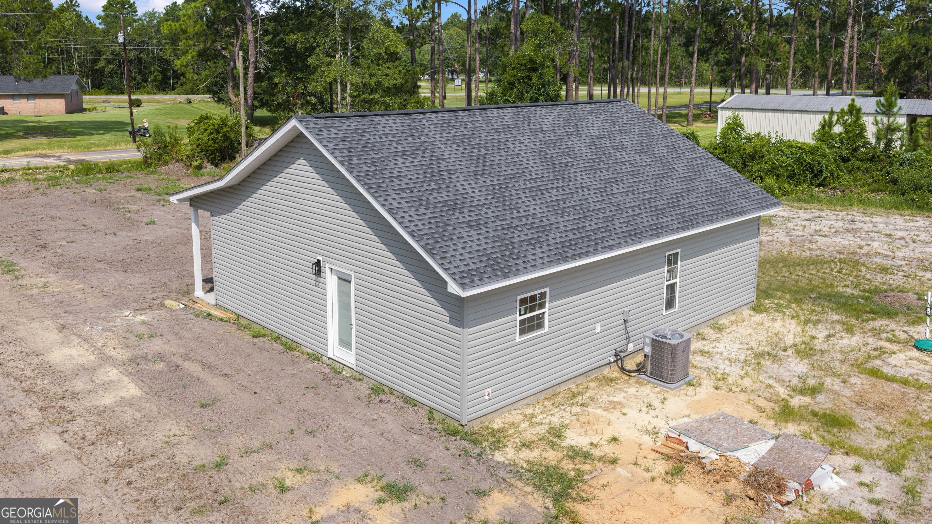 77 Gail Property Photo 5