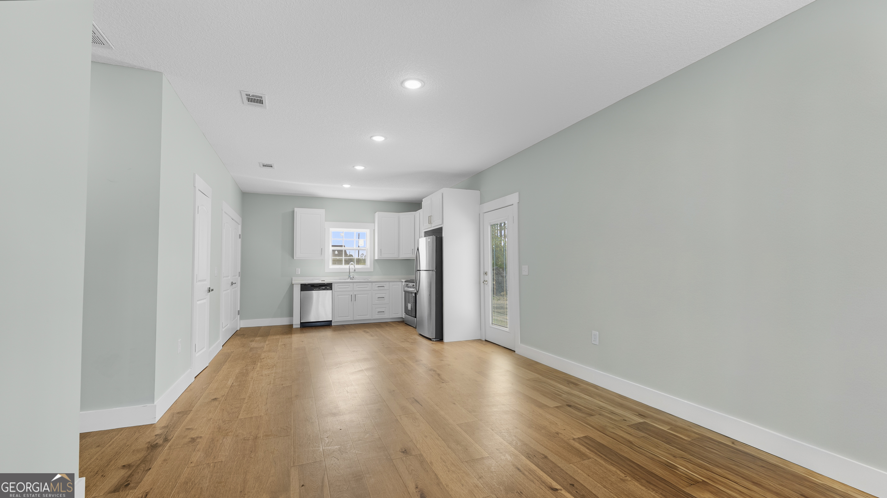 77 Gail Property Photo 16