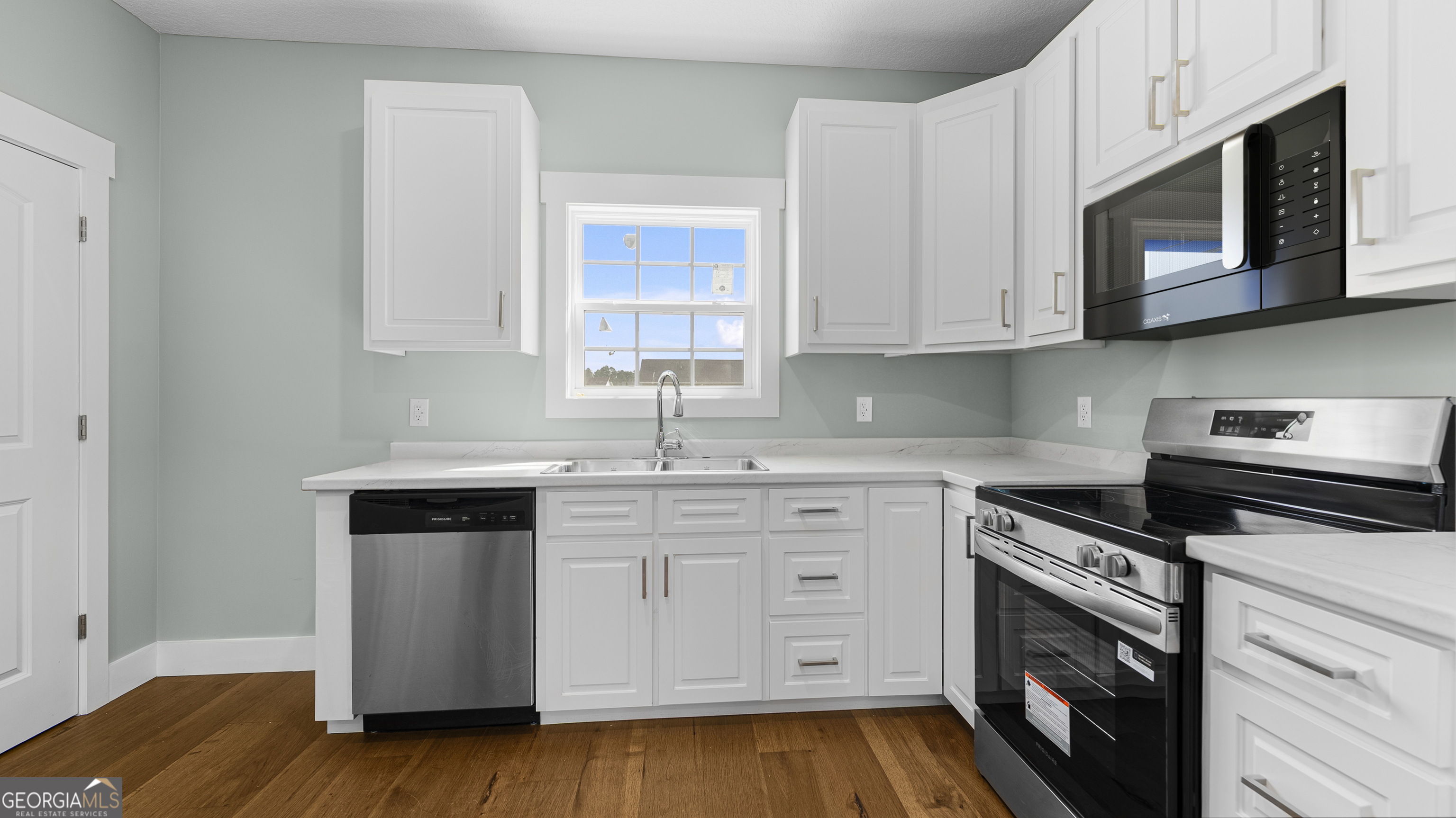 77 Gail Property Photo 19