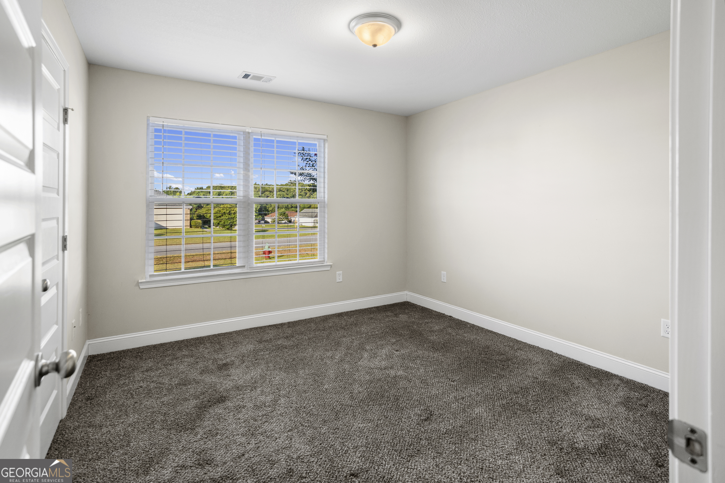 6001 Virginia Pine Avenue Property Photo 6