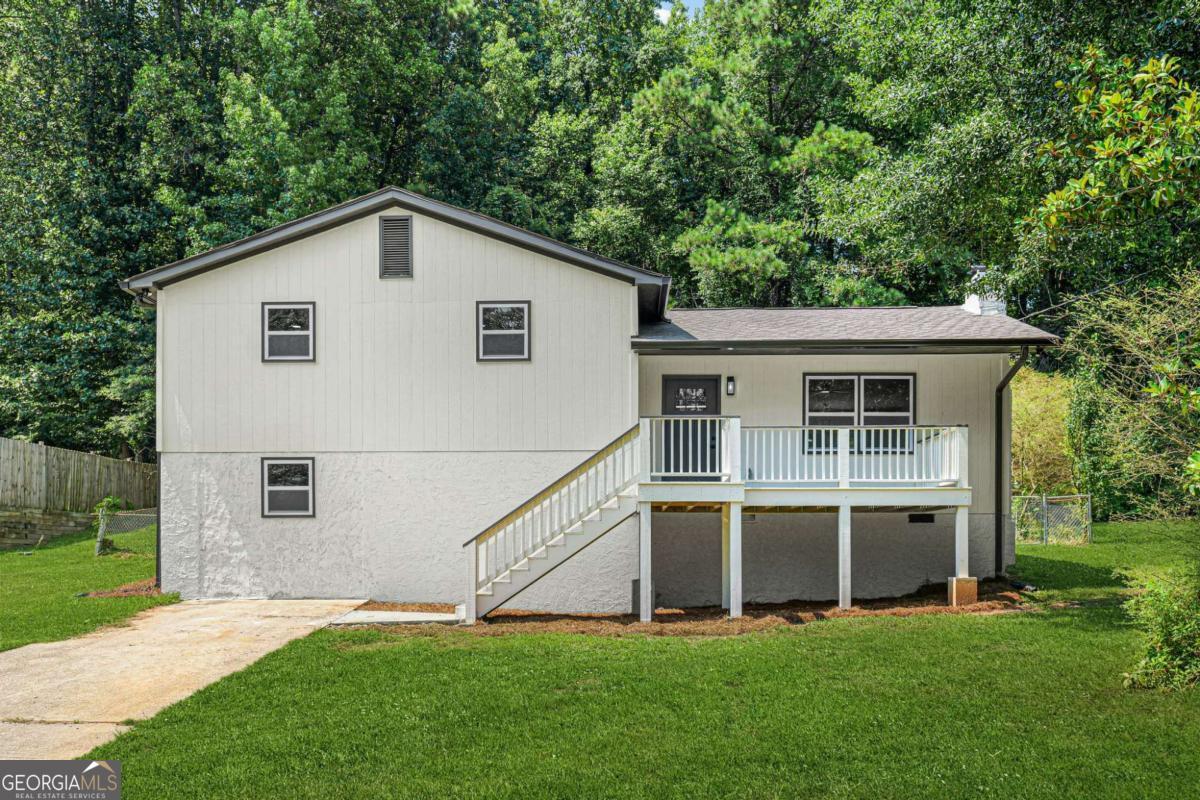 208 Hardy Way
